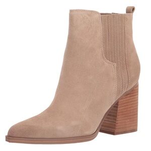 Marc Fisher Women's Matter Ankle Boot
Size 9